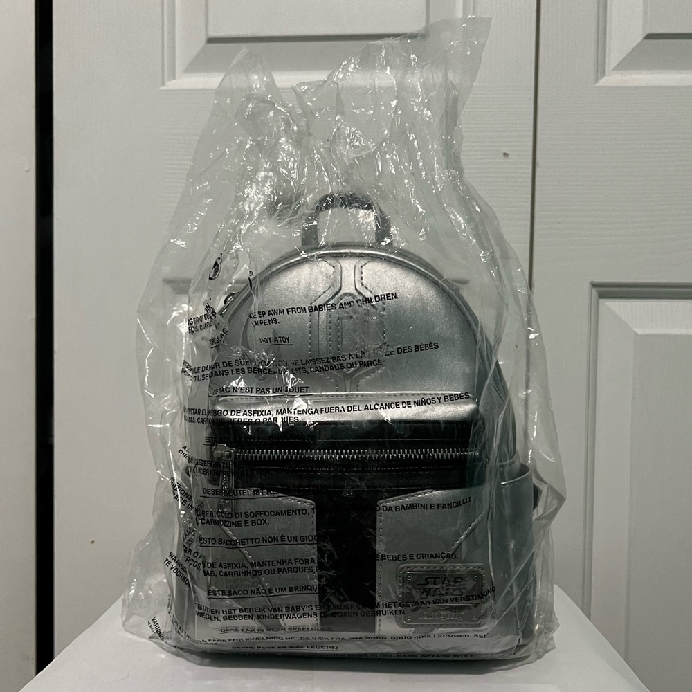NWT Star Wars The Mandalorian Loungefly mini backpack
